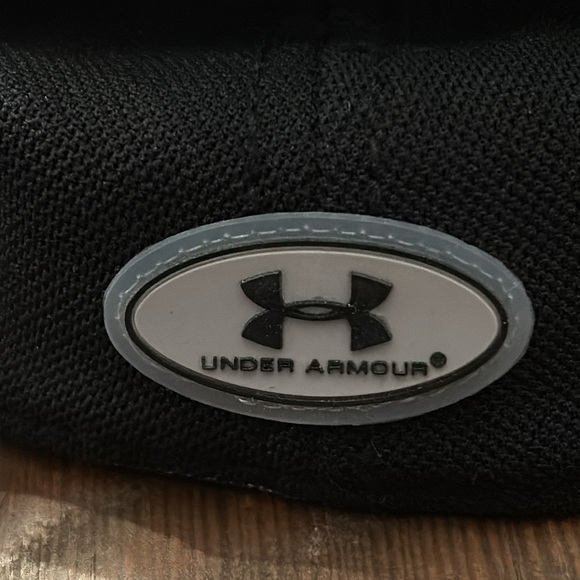 EUC Under Armour Heat Gear Stretch Fit Youth Baseball Cap - Picture 4 of 7